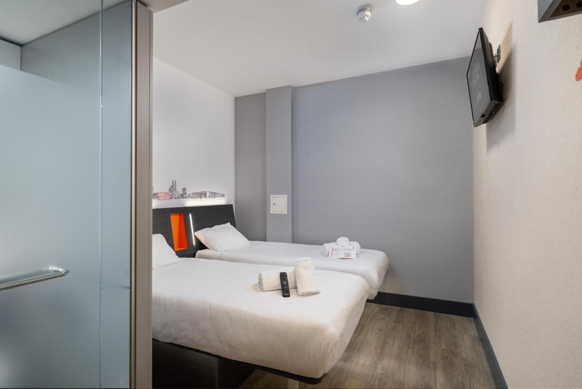 Easyhotel Ipswich Exterior photo